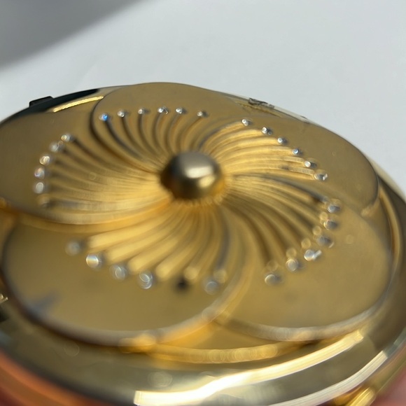 Double Sided Guided Purse Mirror Compact - Picture 3 of 5